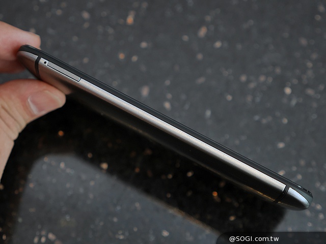 HTC One mini 2、蜜桃紅Desire 816連袂登台