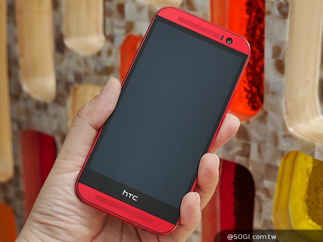 HTC One mini 2、蜜桃紅Desire 816連袂登台
