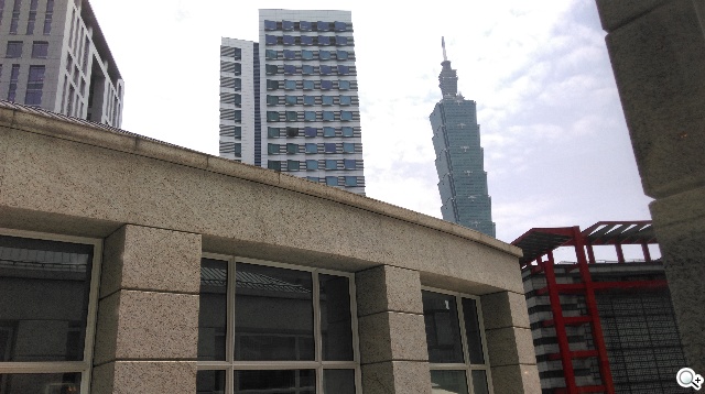 HTC One mini 2、蜜桃紅Desire 816連袂登台