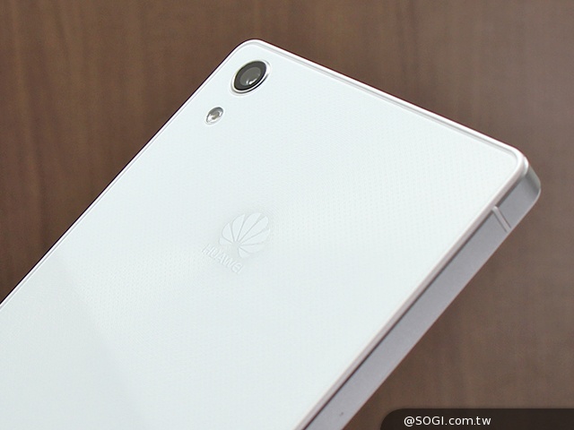 纖薄4G手機HUAWEI Ascend P7 廣角自拍超實用
