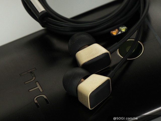 黑魂誘惑 HTC One M8 Harman/Kardon特別版