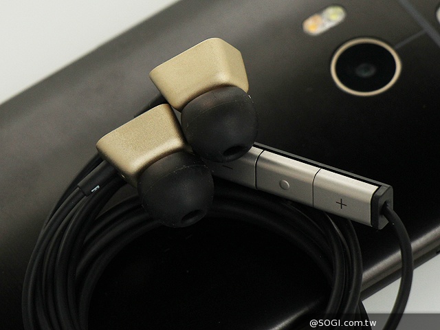 黑魂誘惑 HTC One M8 Harman/Kardon特別版