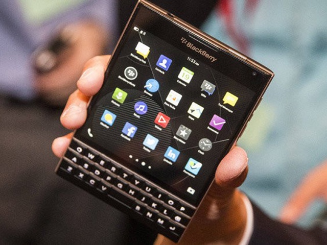 黑莓機變方型！4.5吋BlackBerry Passport亮相