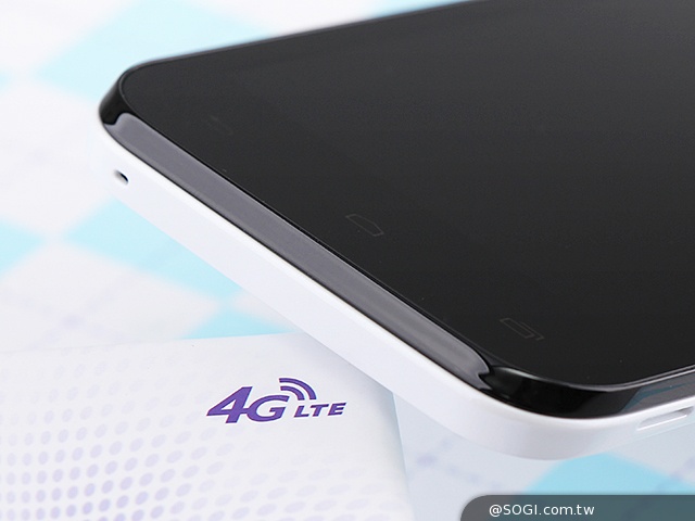 4G網路隨身帶 BenQ F4平價中階智慧機