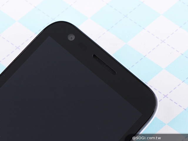 4G網路隨身帶 BenQ F4平價中階智慧機