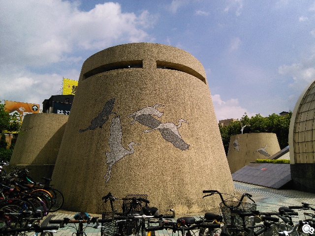 4G網路隨身帶 BenQ F4平價中階智慧機