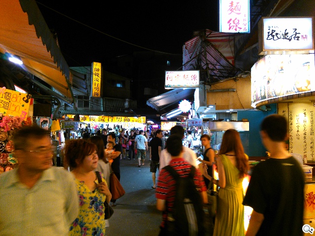 4G網路隨身帶 BenQ F4平價中階智慧機