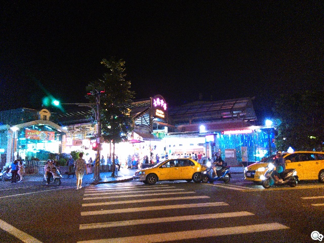 4G網路隨身帶 BenQ F4平價中階智慧機