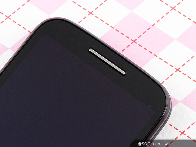 摩托羅拉4.3吋低價智慧型手機 Moto E