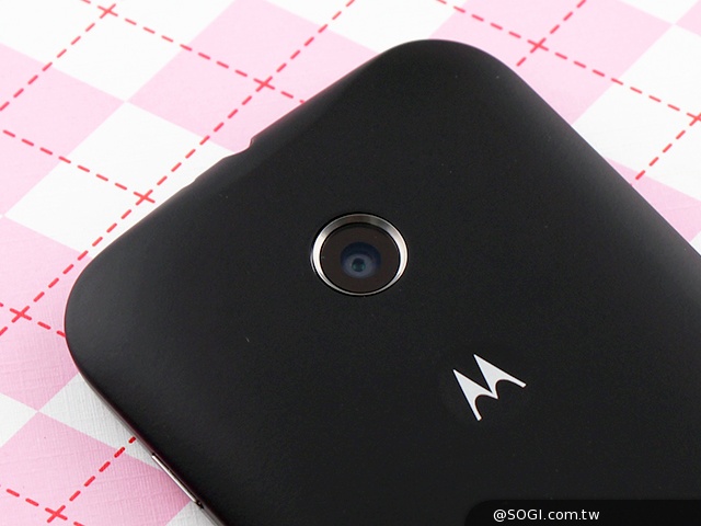 摩托羅拉4.3吋低價智慧型手機 Moto E