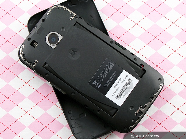 摩托羅拉4.3吋低價智慧型手機 Moto E