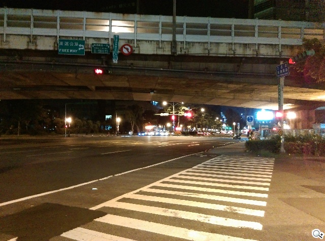 雙曲線更時尚！HTC One E8聯通4G LTE雙卡版速測