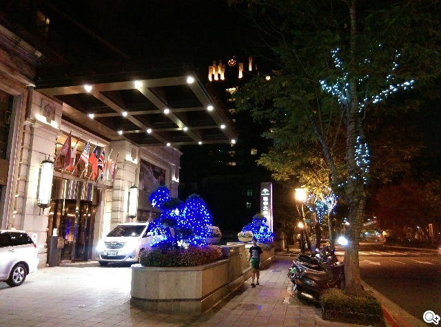 雙曲線更時尚！HTC One E8聯通4G LTE雙卡版速測