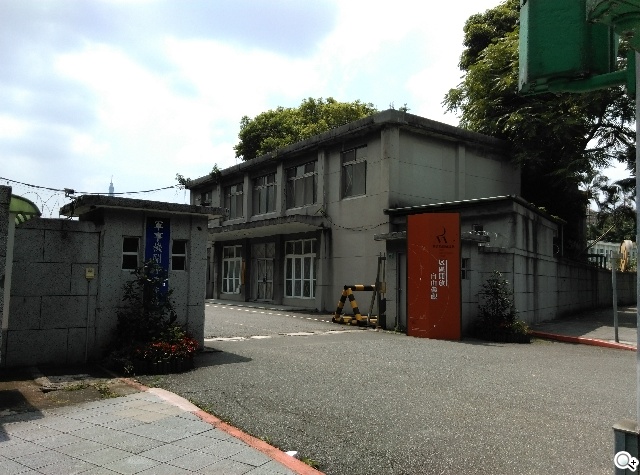 雙曲線更時尚！HTC One E8聯通4G LTE雙卡版速測