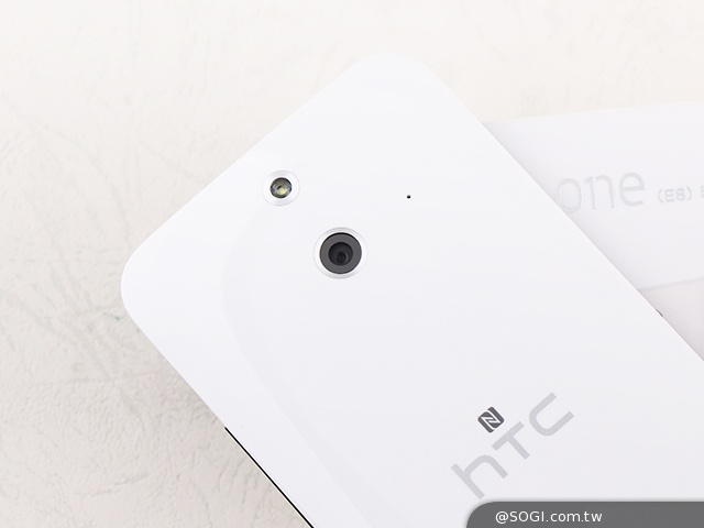 雙曲線更時尚！HTC One E8聯通4G LTE雙卡版速測