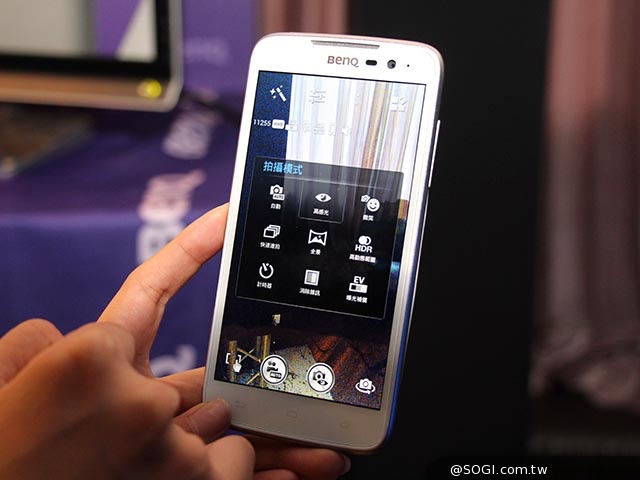 4G手機BenQ F5、T3發表 主打4倍感光、微笑自動拍照