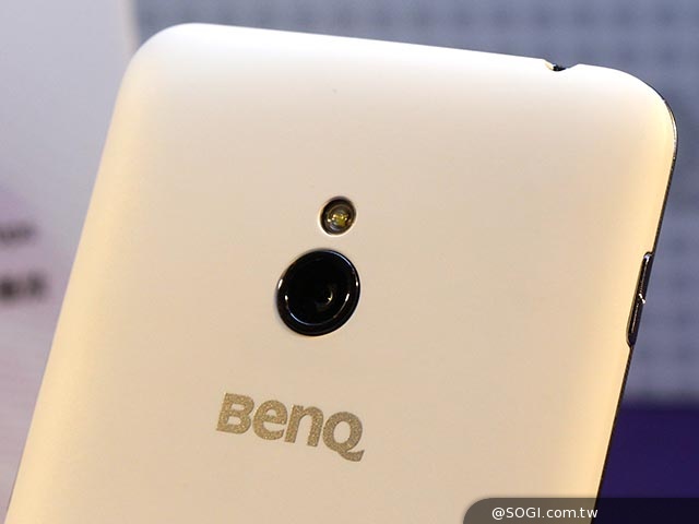 4G手機BenQ F5、T3發表 主打4倍感光、微笑自動拍照