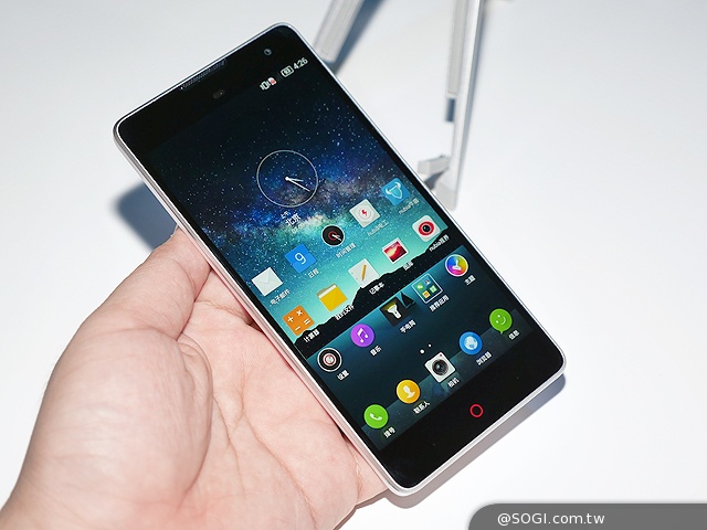 4G雙卡+驍龍801 努比亞Z7、Z7 max、Z7 mini動手玩 4G雙卡+驍龍801 努比亞Z7、Z7 max、Z7 mini動手玩