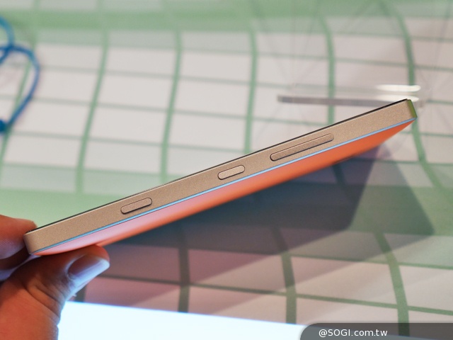 NOKIA Lumia 930登台 單機18900中華獨賣