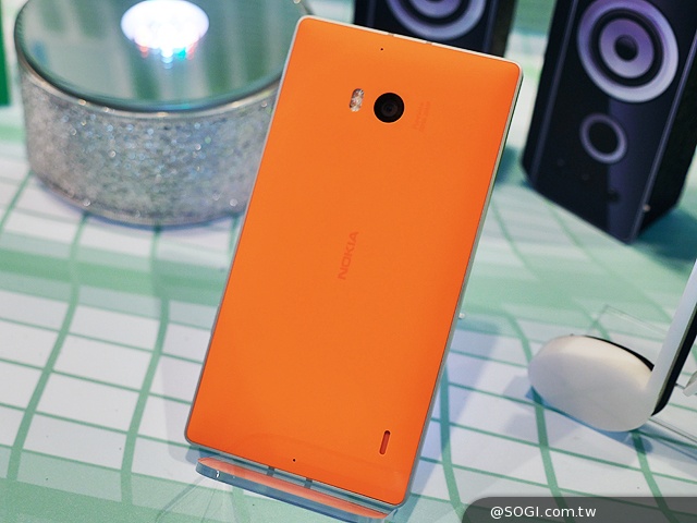 NOKIA Lumia 930登台 單機18900中華獨賣