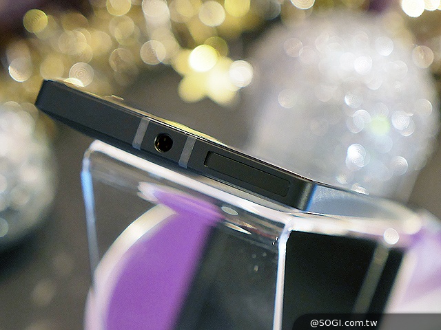 NOKIA Lumia 930登台 單機18900中華獨賣