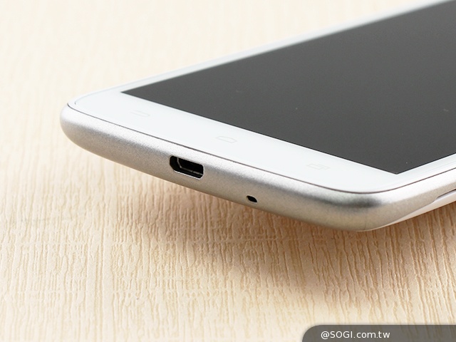 5吋4G智慧手機BenQ F5 四倍高感光暗處依舊精彩