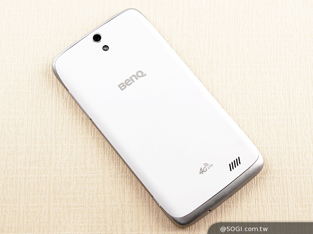 5吋4G智慧手機BenQ F5 四倍高感光暗處依舊精彩