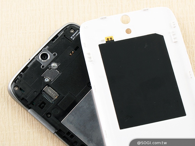 5吋4G智慧手機BenQ F5 四倍高感光暗處依舊精彩