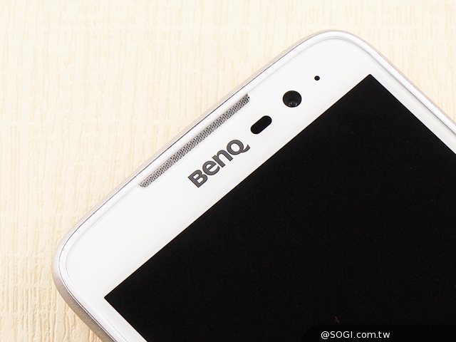 5吋4G智慧手機BenQ F5 四倍高感光暗處依舊精彩