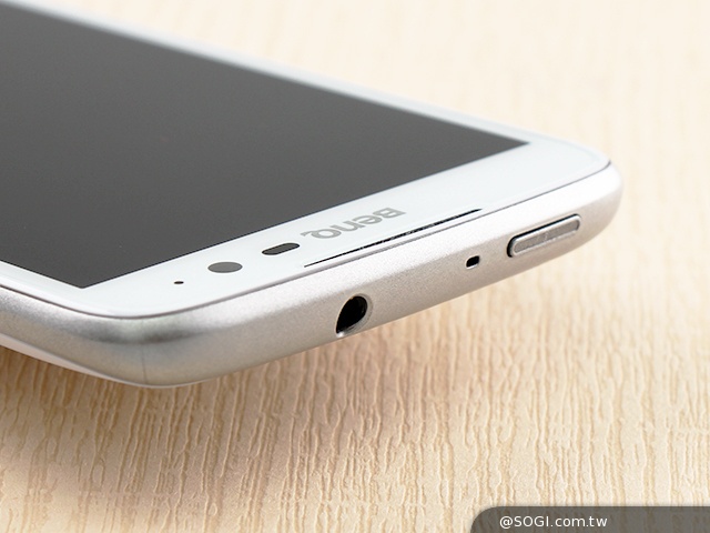 5吋4G智慧手機BenQ F5 四倍高感光暗處依舊精彩