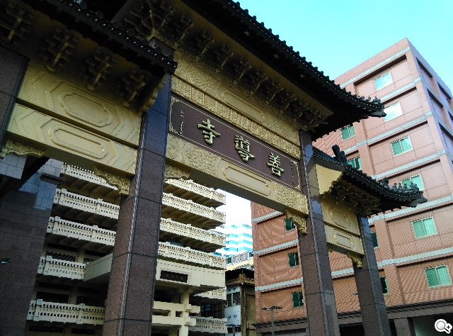 5吋4G智慧手機BenQ F5 四倍高感光暗處依舊精彩