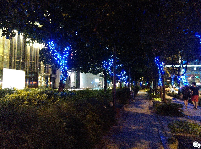 5吋4G智慧手機BenQ F5 四倍高感光暗處依舊精彩