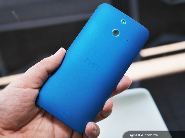 HTC One(E8)單機14900元 8/31前買就送五月天背蓋