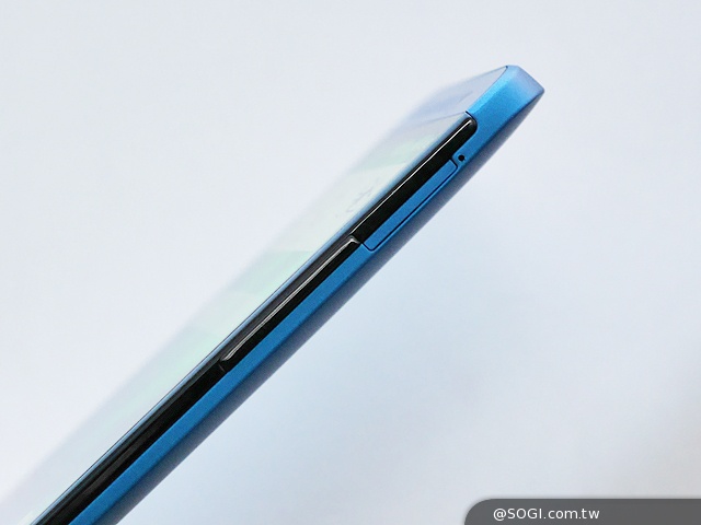 HTC One(E8)單機14900元 8/31前買就送五月天背蓋