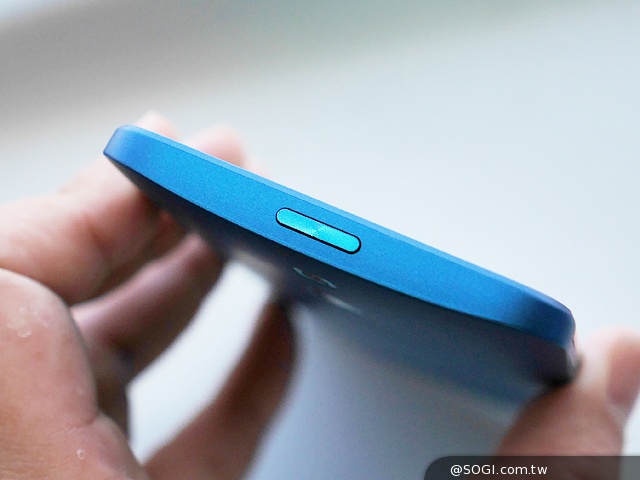 HTC One(E8)單機14900元 8/31前買就送五月天背蓋