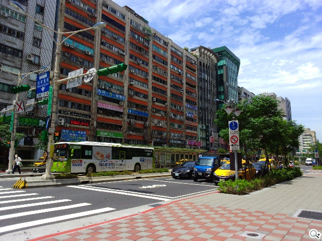 5.3吋纖薄時尚4G手機 Sony Xperia T3