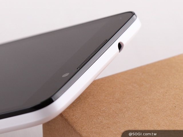 5吋MTK八核雙卡手機 酷派大神F1低價襲台