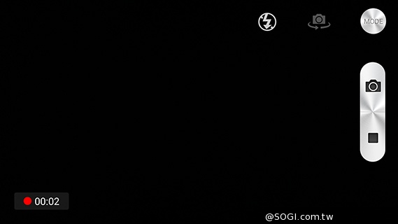 4G全頻InFocus M810 雙面玻璃、高規平價登場