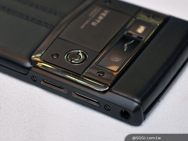 威圖最強奢華智慧機 Vertu Signature Touch動手玩