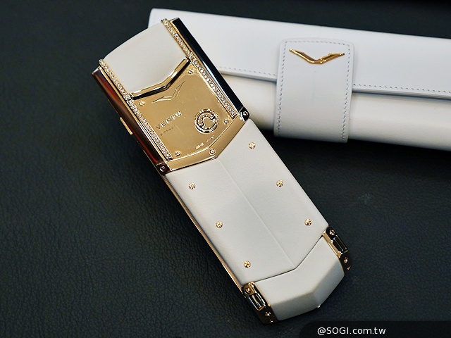 威圖最強奢華智慧機 Vertu Signature Touch動手玩