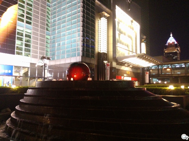 4G全頻InFocus M810 雙面玻璃、高規平價登場