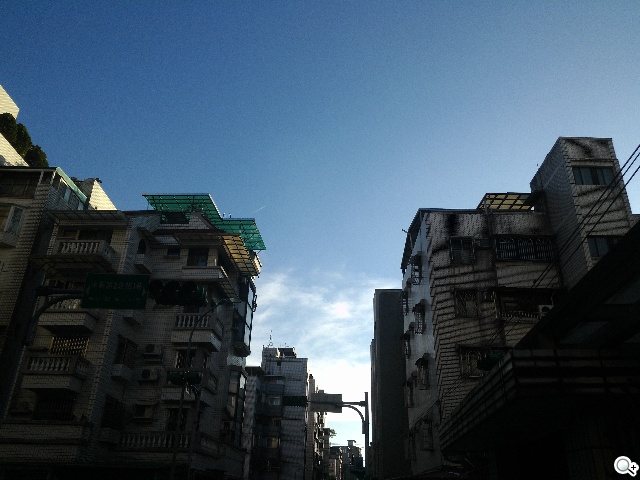 4G全頻InFocus M810 雙面玻璃、高規平價登場