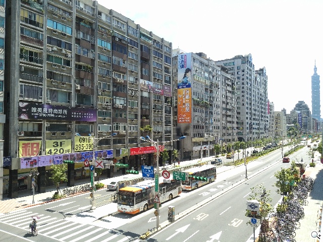 4G全頻InFocus M810 雙面玻璃、高規平價登場