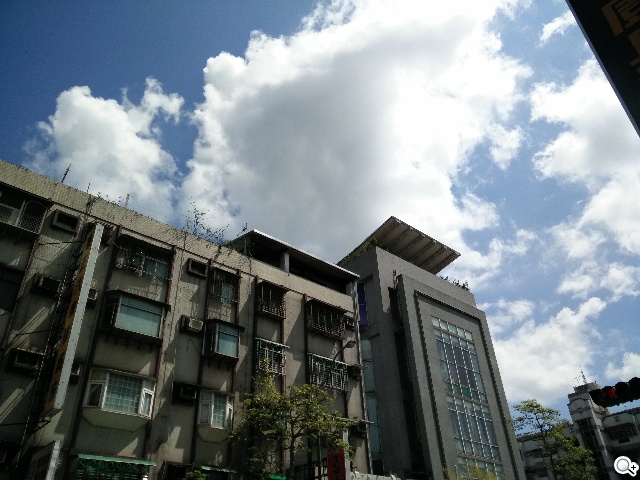 5吋4G手機OPPO N1 mini 翻轉相機輕鬆拍