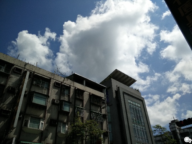 5吋4G手機OPPO N1 mini 翻轉相機輕鬆拍