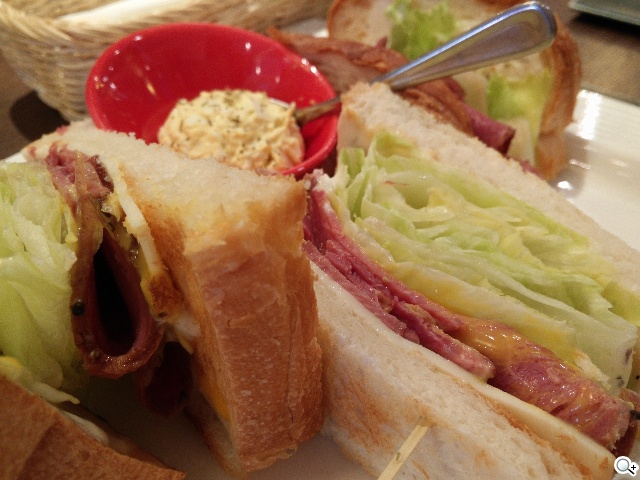 5吋4G手機OPPO N1 mini 翻轉相機輕鬆拍