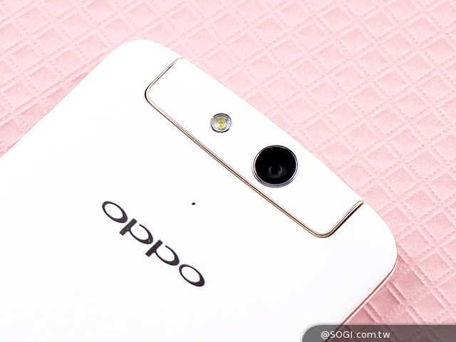 5吋4G手機OPPO N1 mini 翻轉相機輕鬆拍