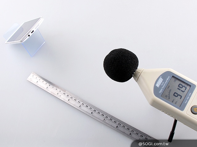 5吋4G手機OPPO N1 mini 翻轉相機輕鬆拍