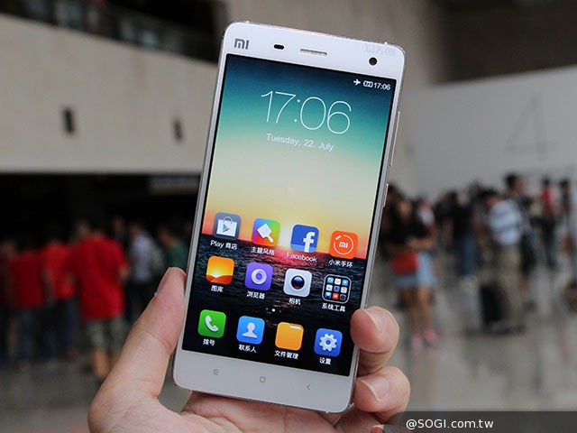 小米手機4中國首賣37秒售罄 實際銷量未透露