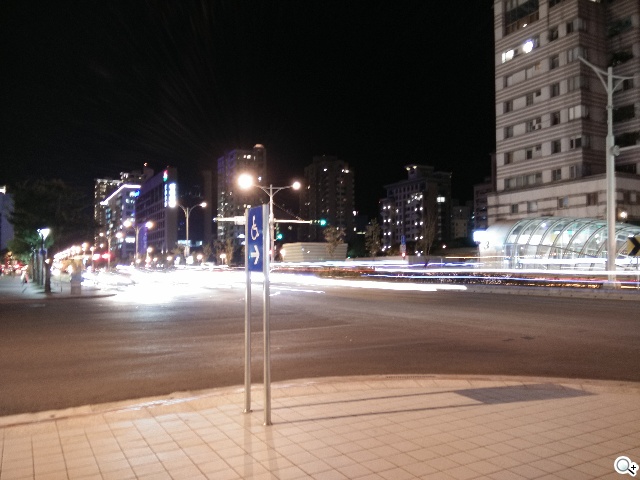 5吋4G手機OPPO N1 mini 翻轉相機輕鬆拍